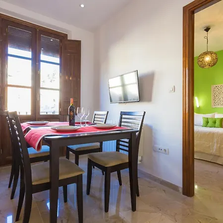 Centro Elvira Apartment *